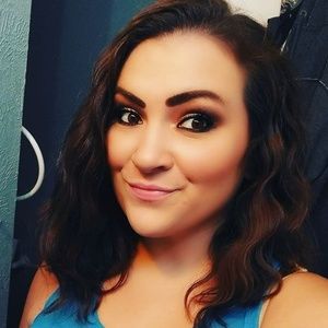 Meet your Posher, Naomi